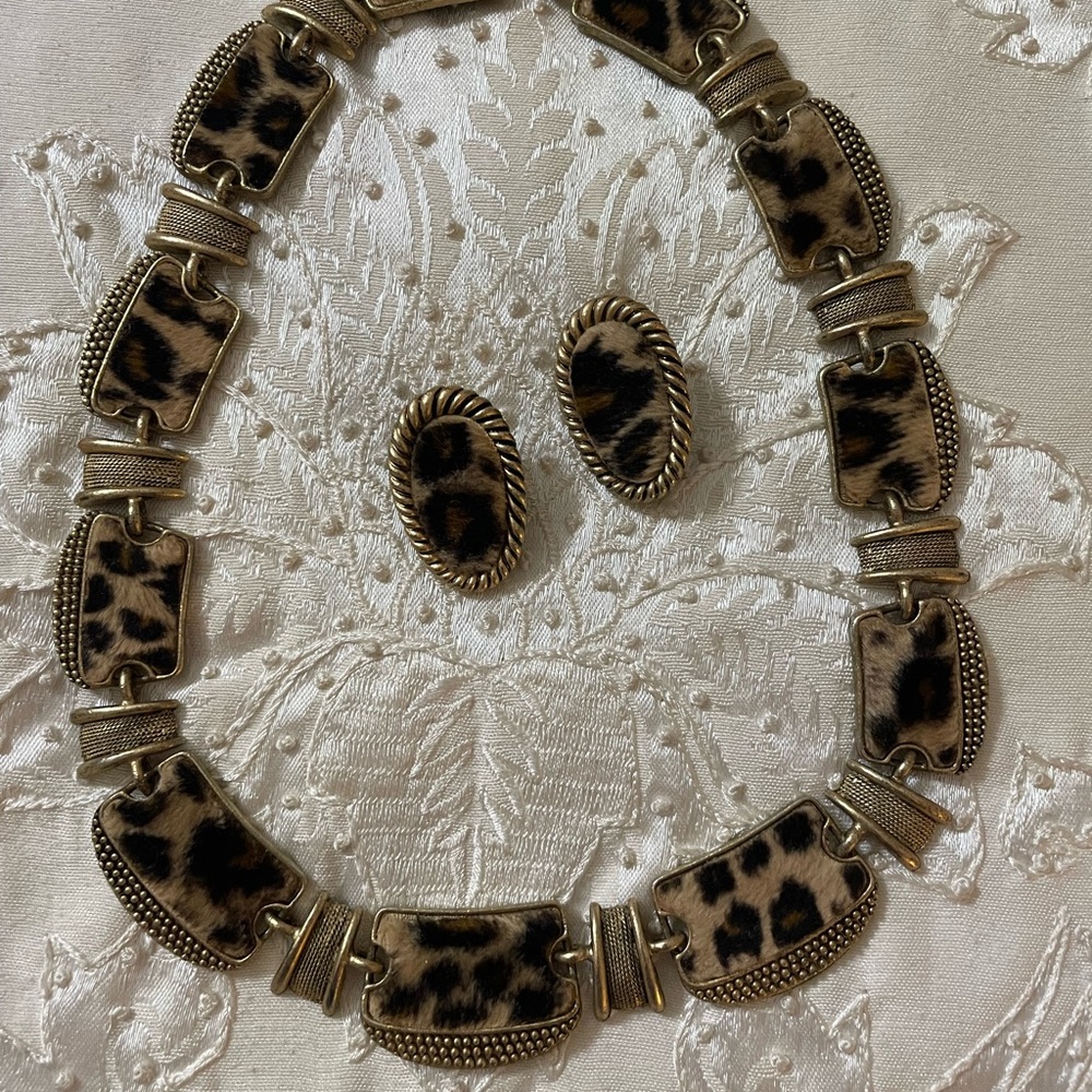 Leopard Print Jewelry Set with Silver Accents